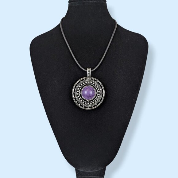 Premier Designs Reversible Byzantine Pendant Necklace - Picture 4 of 7